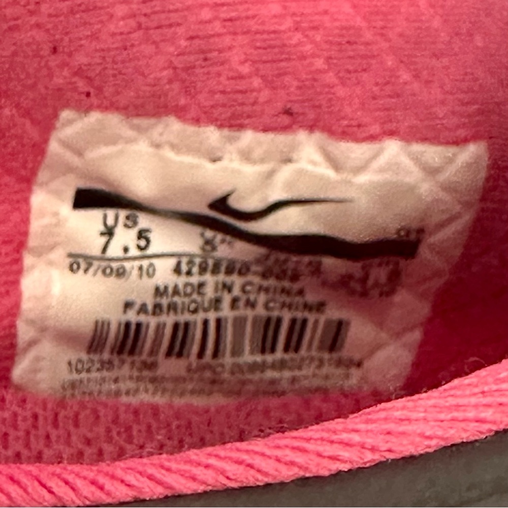 Nike Women's Air max Athletic Shoes in Black and‎ Pink size 7.5 - Picture 8 of 9
